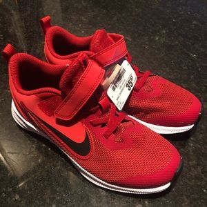 NEW Nike Downshifter Sneakers